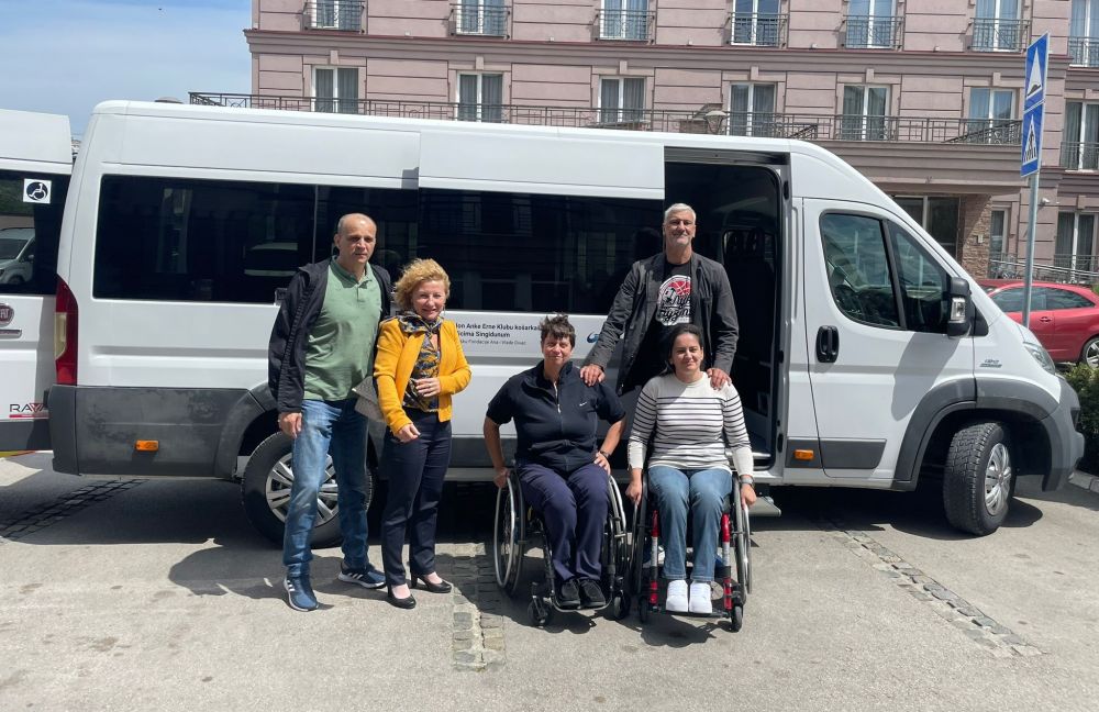 Fondacija Ana i Vlade Divac donirala kombi klubu košarkaša sa invaliditetom