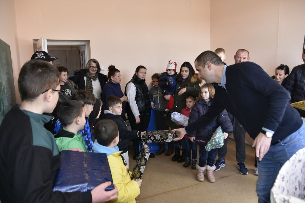 Two million dinars of support to rural schools throughout Serbia