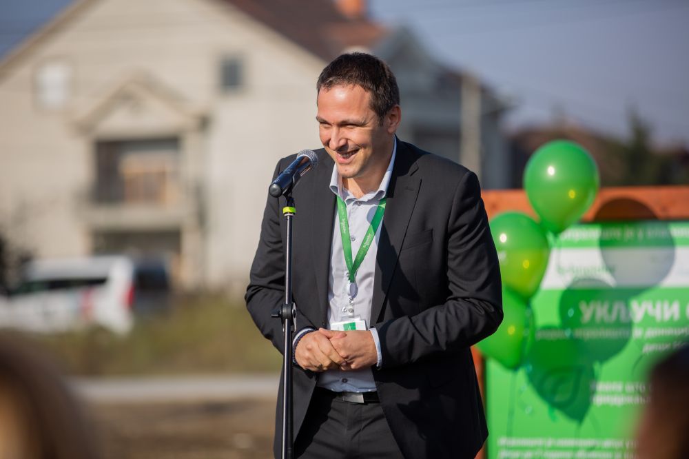 Schneider Electric Hub uz podršku Fondacije Ana i Vlade Divac obezbedili izgradnju dečijeg igrališta