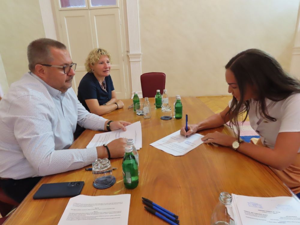 Petnaest poljoprivrednih proizvođača iz Bogatića dobija plastenike za unapređenje proizvodnje