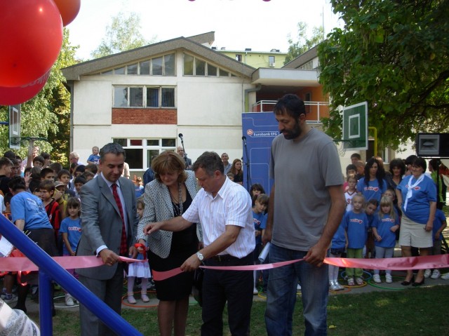 Obnovljeno dečje igralište u Čačku u okviru projekta Veliko srce