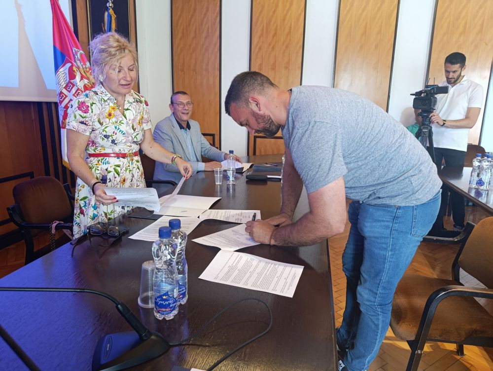U Užicu još 35 poljoprivrednih gazdinstava dobija plastenike
