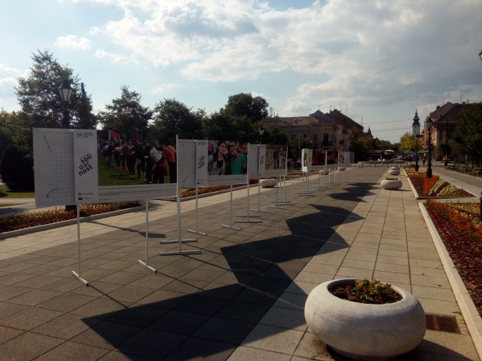 Izložba Tanjugovih fotografija "Solidarnost u vreme krize" i besplatna projekcija filma "Dobri poštar" širom Srbije