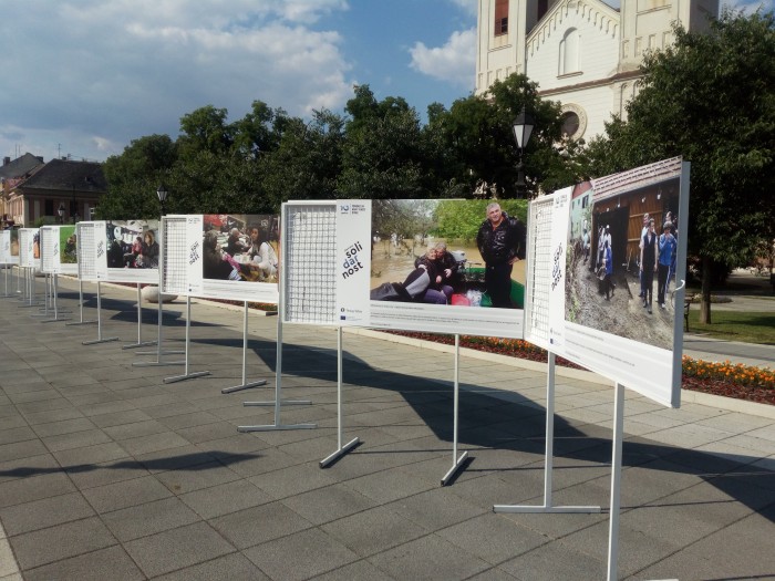 Izložba Tanjugovih fotografija "Solidarnost u vreme krize" i besplatna projekcija filma "Dobri poštar" širom Srbije