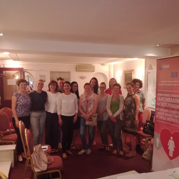 Održan prvi trening za jačanje kapaciteta organizacija civilnog društva za javno zastupanje u okviru projekta „Jačanje rodne jednakosti i položaja samohranih majki na tržištu rada u Srbiji"