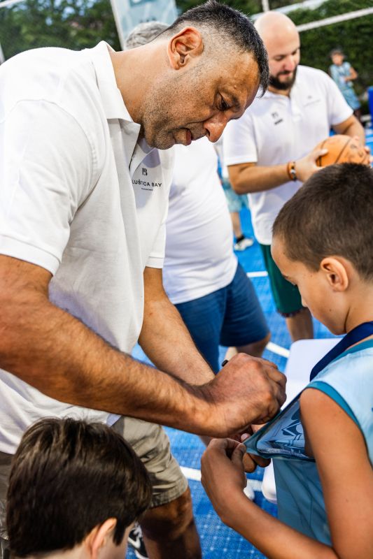 Fondacija Ana i Vlade Divac i Luštica Bay okupili mlade košarkaše na šestom Košarkaškom kampu