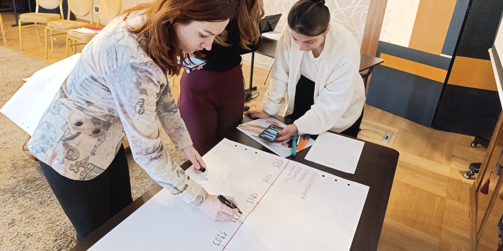 Mlade žene unapređuju znanja o radnim pravima i rodnoj ravnopravnosti